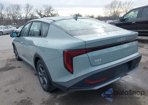 2025 Kia K4 Lxs z USA, uszkodzony, nr VIN 3KPFT4DEXSE045309